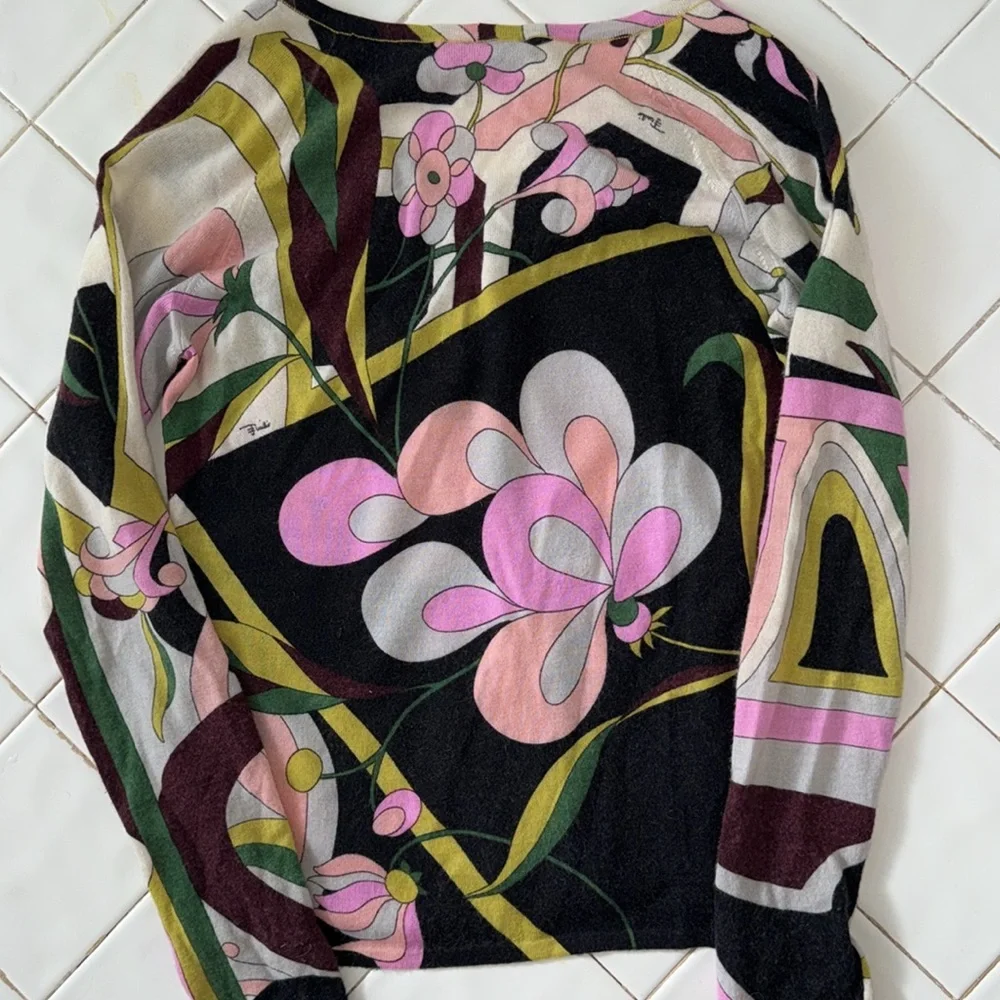 Emilio Pucci authentic 100% cashmere V-neck button-down sweater sz S/M - Picture 3 of 9